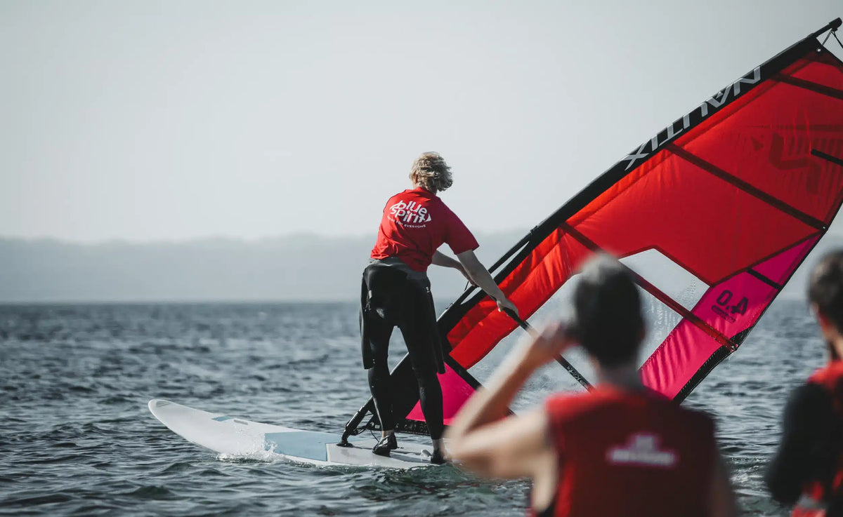 Windsurf-Fortgeschrittenenkurs mit fortgeschrittenen Techniken