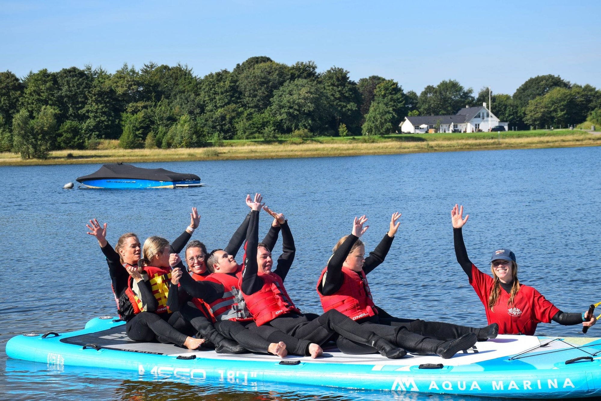 Parasurfen bei Blue Spirit – professioneller Parasport und Wassersport für Menschen mit Behinderungen